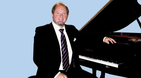 Pianist und Sänger Julius Gürtler 2
